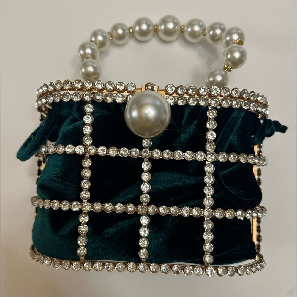 Elegant Pearl-Embellished Green Handbag ๐๐ - Picture 13 of 16